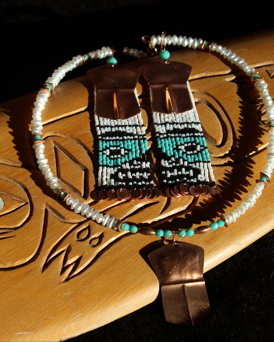 Set- Tináa & Naaxiin Faces Fringe Earrings & Necklace Set